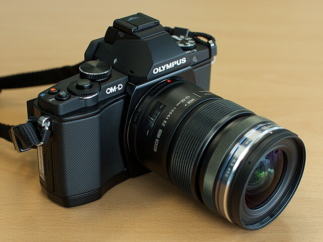 ファイル:Olympus OM-D E-M5.jpg - Wikipedia