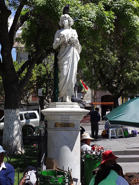 File:Otoño, Plaza Murillo, La Paz, Bolivia.JPG