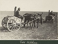 軍馬に牽引されるオスマン帝国軍のフィールドキッチン。1917年。