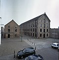 Overzicht voorgevels en linker zijgevel, wollenstoffenfabriek, thans textielmuseum - Tilburg - 20348732 - RCE.jpg