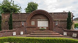 Pütz Hochstraße 8 Nepomuk-Kapelle + Ehrenmal II