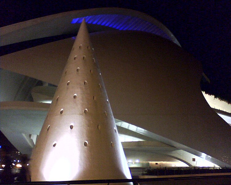 File:Palau de les Arts - foto nocturna.jpg