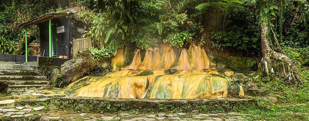 Pancuran Tujuh (center). The entrance to the petilasan to Mbah Atas Angin is beside it. Pancuran Tujuh, near Baturraden, Purwokerto 2015-03-23 03.jpg