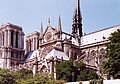 Notre Dame i Paris, et eksempel på højmiddelalderens arkitektur.