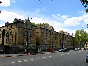 Peabody Housing, Southwark (c.1870s). Questi grandi blocchi di edilizia popolare vennero costruiti per migliorare le condizioni di vita delle classi lavoratrici a Londra.