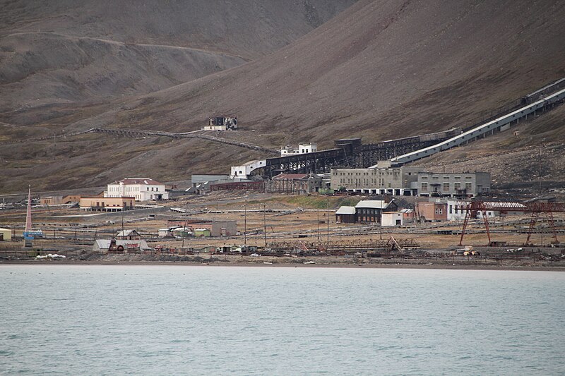 File:Piramida mining cableway IMG 7295.JPG