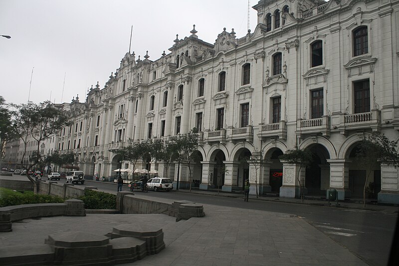 File:Plaza San Martín (Lima) (3833778379).jpg