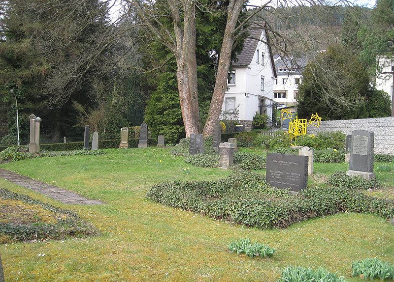 File:Plettenberg-JuedischerFriedhof2-Bubo.JPG