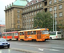 Symmetrical, diamond-shaped pantographs on a Prague tram PragueStreetcar.agr.jpg