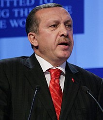 Başbakan Recep Tayyip Erdoğan (sol) ve Cumhurbaşkanı Abdullah Gül (sağ)