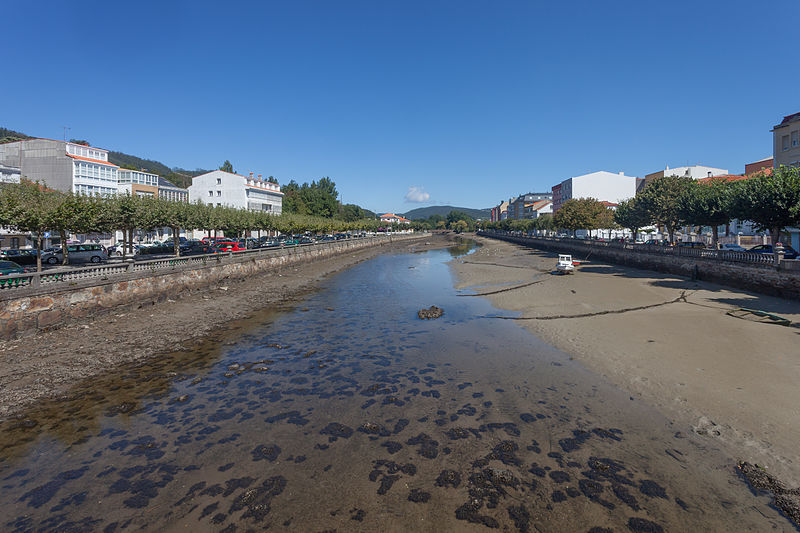 File:Río Condomiñas en Cedeira. C37.jpg