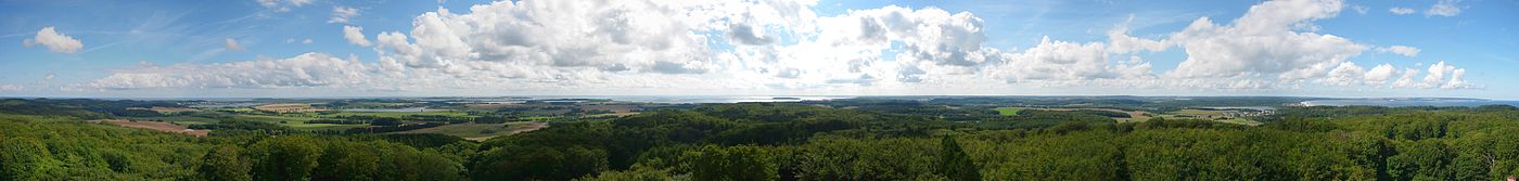 Панорама на Рюген от замъка Границ близо до Бинц.