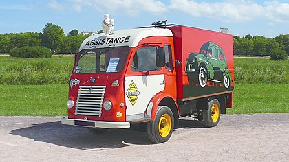 Renault 1000 kg 420px-RenaultGoelette-Assistance-byRundvald