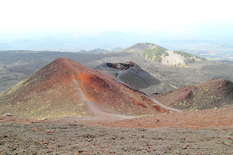 File:Rifugio Sapienza 2017-04-22c.jpg