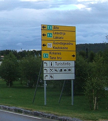 Norwegian and Sami spelling on directional signs in Karasjok