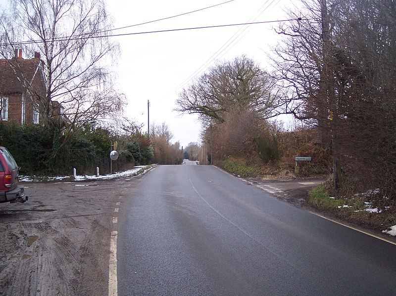 File:Road junction on Cranbrook Road - geograph.org.uk - 1713804.jpg