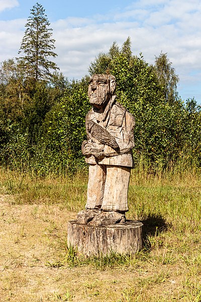 File:Route langs zandsculpturen in het Kuinderbos (Flevoland). 31-08-2020. (actm.) 08.jpg