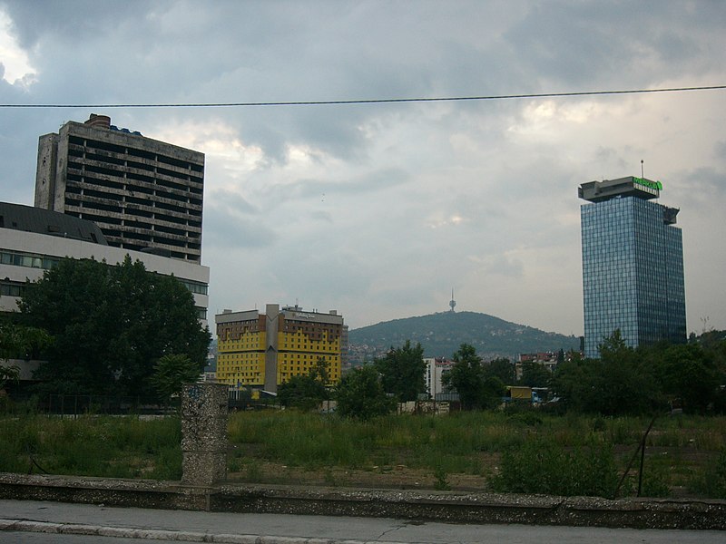 File:Ruins of the Bosnian War in Sarajevo 001.jpg