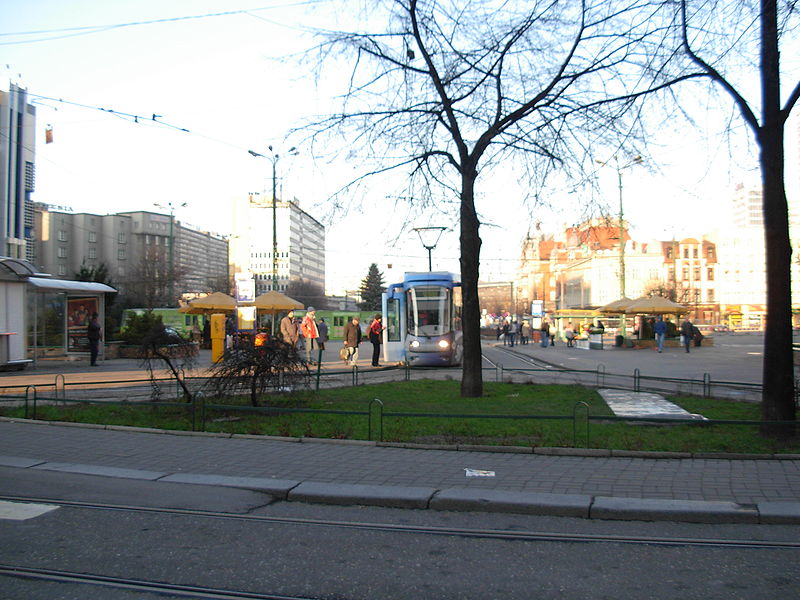 File:Rynek Katowice jasny.JPG