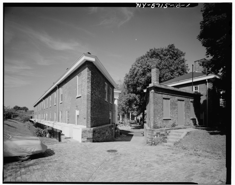 File:SOUTHEAST CORNER - Governors Island, Fort Columbus, Building No. 206, New York Harbor, New York, New York County, NY HABS NY,31-GOVI,1B-1.tif