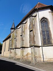 Façade sud de la nef avec les contreforts