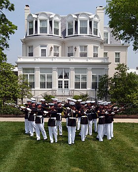 Havainnollinen kuva Yhdysvaltain merijalkaväen hiljaisen porauksen joukkueesta