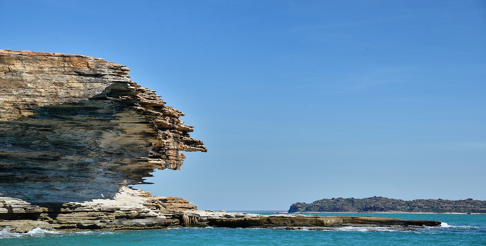 Остров вместе. Саут-Уэст-Айленд. Залив Эксмут. Группа островов. Sirri Island.