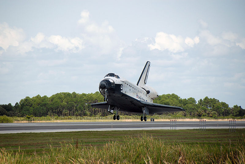 File:Space shuttle Endeavour STS-118 landing.jpg