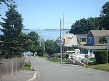 Looking east over Quincy Bay down a neighborhood street in Squantum, Quincy, Massachusetts Squantum Quincy 2009.jpg