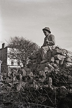 Statue of Pádraic Ó Conaire in Eyre Square Galway.jpg