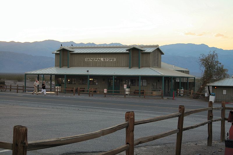 File:Stovepipe Wells store.jpg