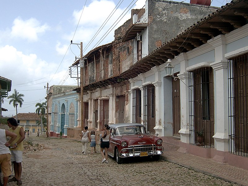 File:Street in Trinidad 2.jpg