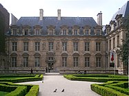 hôtel de Sully