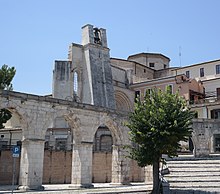 Acquedotto svevo e la rotonda di San Francesco della Scarpa