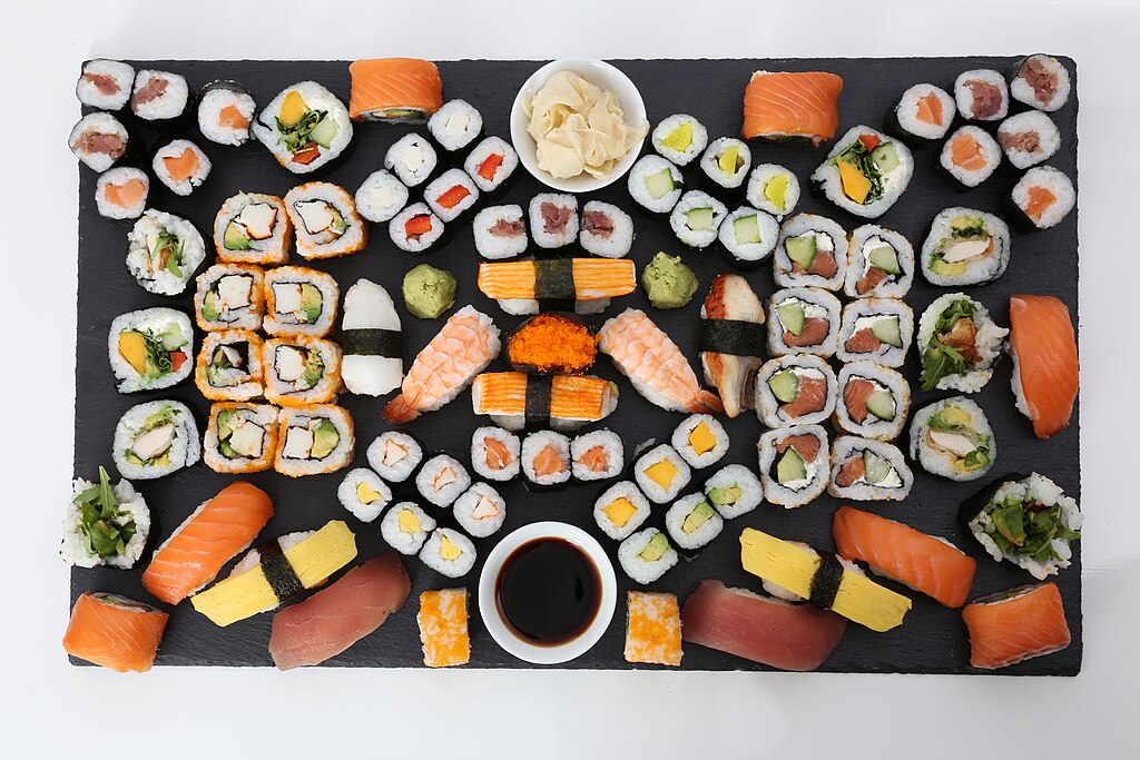Sushi Platte (25966154454).jpg