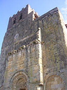 Frontera prencipal d'a ilesia de Tasca, en estilo romanico