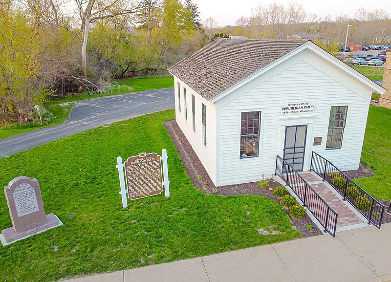 File:The Little White Schoolhouse.jpg