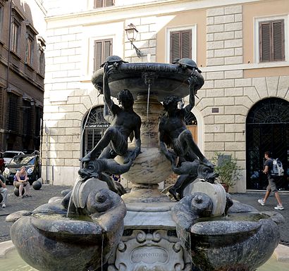 How to get to Fontana della Tartarughe with public transit - About the place