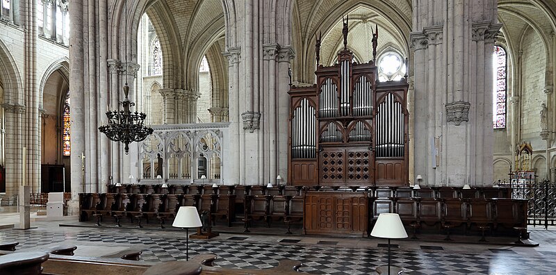 File:Troyes Cathédrale R04.jpg