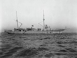 USS Bushnell (AS-2) vor Anker in Hampton Roads, Virginia (USA), am 13. Dezember 1916 (55167374) .jpg