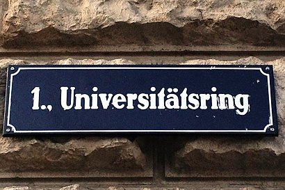 So kommt man zu Universitätsring 1 mit den Öffentlichen - Mehr zum Ort Hier