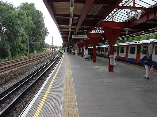 Upminster Bridge tube station 6