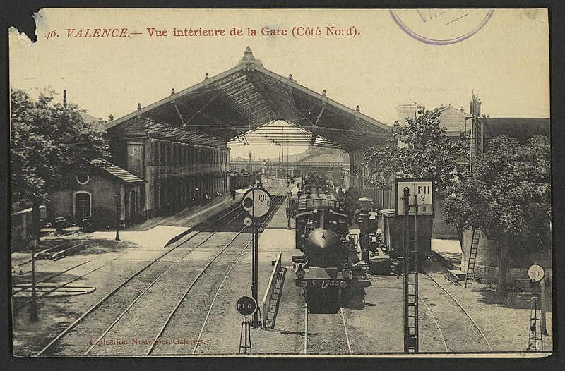 File:Valence - Vue Intérieure de la Gare (Côté Nord) (34184580070).jpg