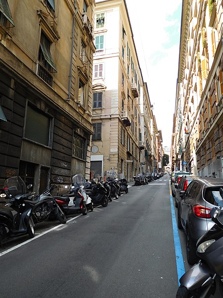 File:Via Caffaro (Genoa) 02.jpg