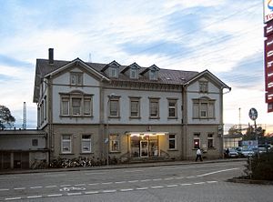 Rhein Bahnhof Wörth: Geschichte, Lage und Ausstattung, Betrieb