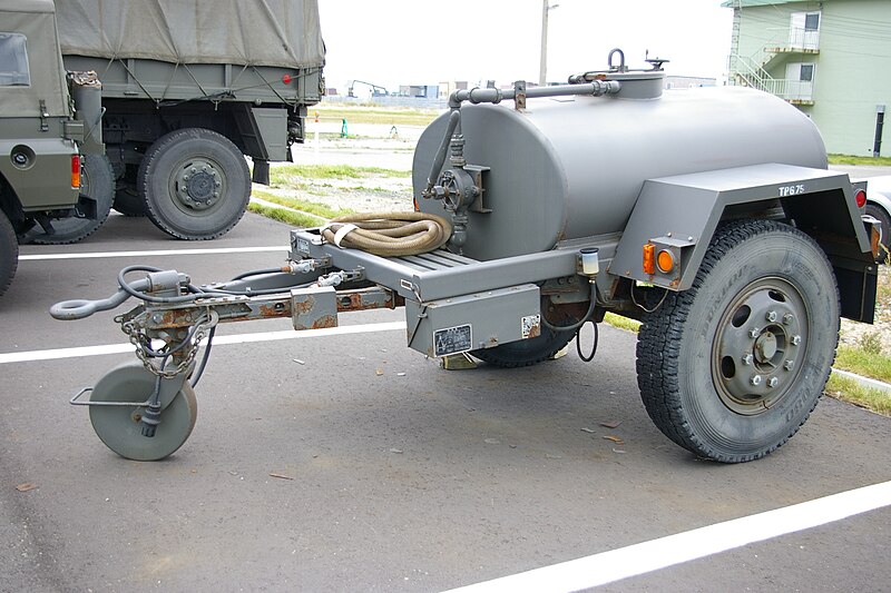 File:Water tank trailer.JPG