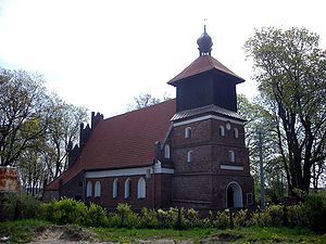 Vombžezno apriņķa ainava (baznīca Dembovas Lonkas gminas Velka Radovskas ciemā)