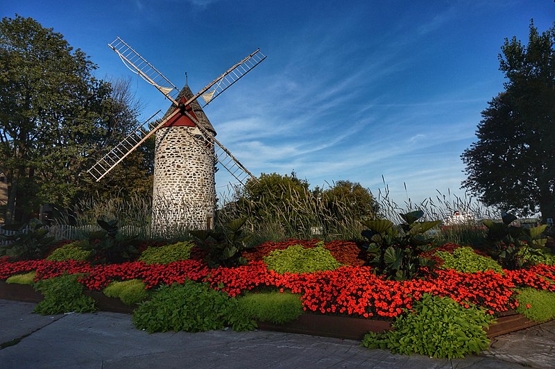 File:Windmill - Pointe-aux-Trembles.jpg