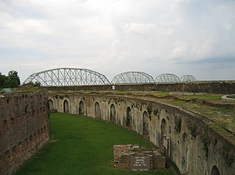 Old Rigolets Bridge seen from Fort Pike, 2003 Zebpikesm.jpg