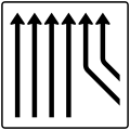 Zeichen 550–26 Zusammen­führungs­tafel – an durchgehender Strecke – vierstreifig plus zweistreifig von rechts